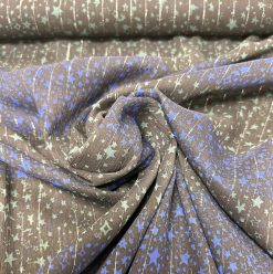 Ge dina klänningar en touch av glamour med våra skimrande material.